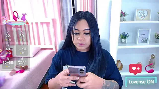 Snapshot of Nahom1_ chatting on 09.30.25 Nahom1 online show from 09.30.25