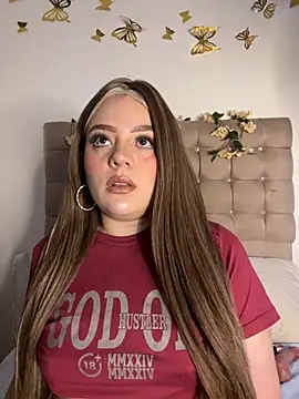 Snapshot of Jullieetta chatting on 10.16.25 Jullieetta online show from 10.16.25