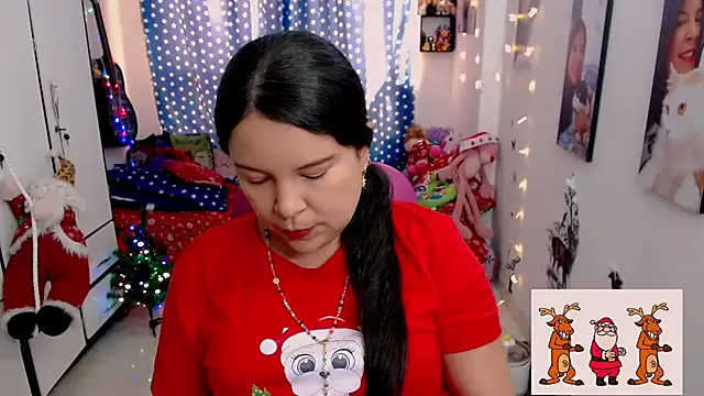 Snapshot of claryssa_ chatting on 12.23.24 claryssa online show from 12.23.24