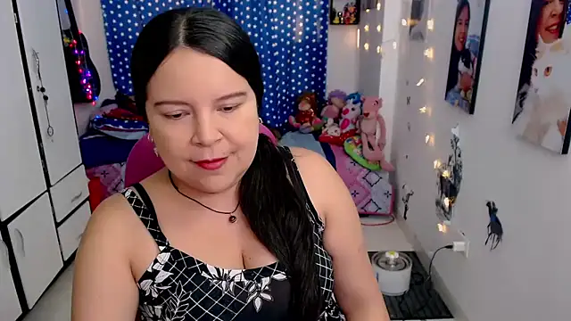 Snapshot of claryssa_ chatting on 01.12.25 claryssa online show from 01.12.25