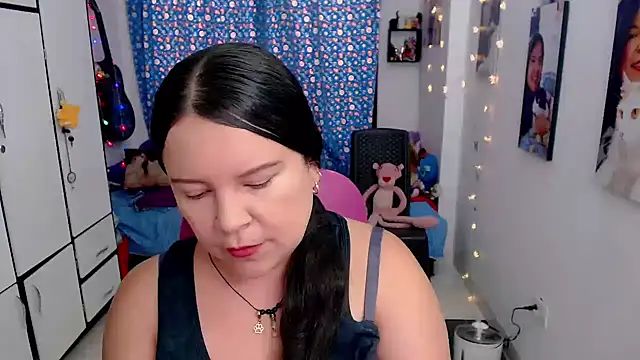 Snapshot of claryssa_ chatting on 09.11.25 claryssa online show from 09.11.25