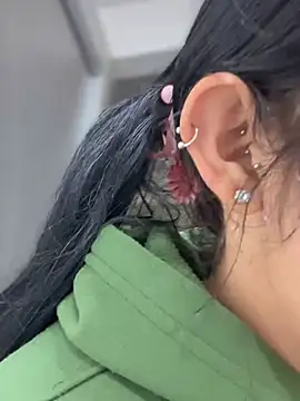 Snapshot of emily_rosse04 chatting on 03.19.25 emily rosse04 online show from 03.19.25