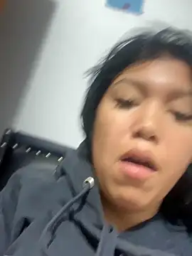 Snapshot of emily_rosse04 chatting on 11.05.25 emily rosse04 online show from 11.05.25