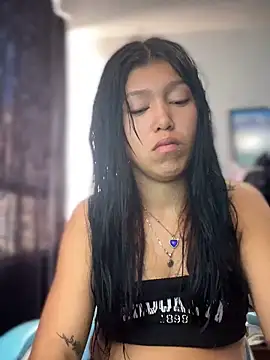 Snapshot of emily_rosse04 chatting on 02.21.26 emily rosse04 online show from 02.21.26