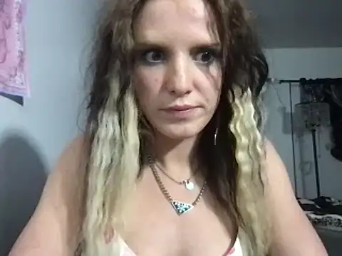 Snapshot of kittycatkendra chatting on 02.22.25 kittycatkendra online show from 02.22.25