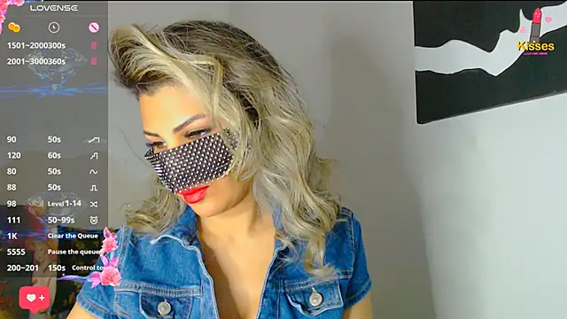 Turkish Latina online show from 02.28.25