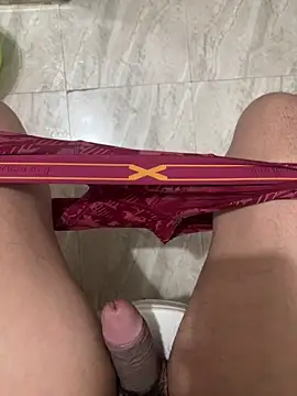 Snapshot of hitlar1026 chatting on 11.27.25 hitlar1026 online show from 11.27.25