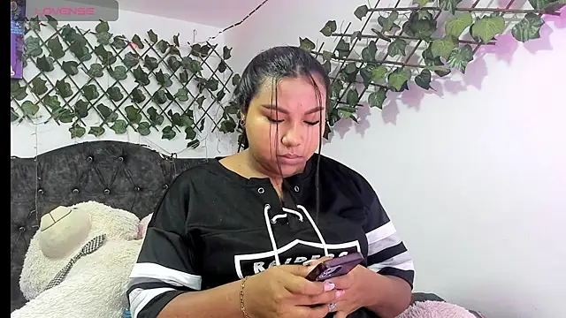 PaulinaSwan online show from 10.29.25