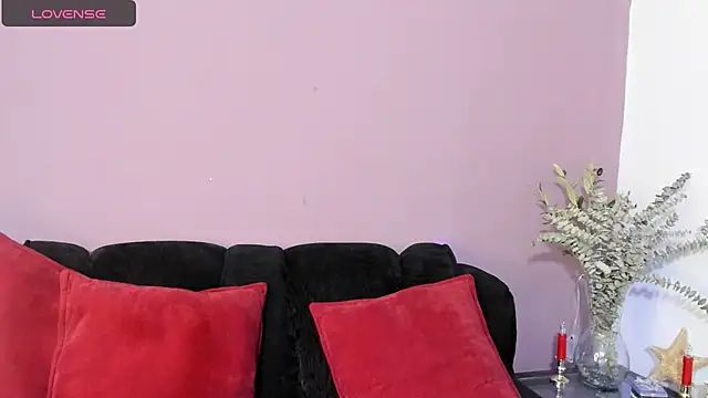 Snapshot of lenna__lujan05 chatting on 01.31.25 lenna lujan05 online show from 01.31.25