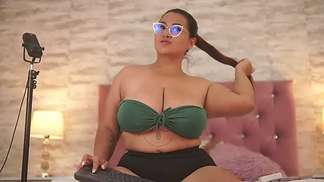 Snapshot of IsabellMendez_ chatting on 01.15.25 IsabellMendez online show from 01.15.25