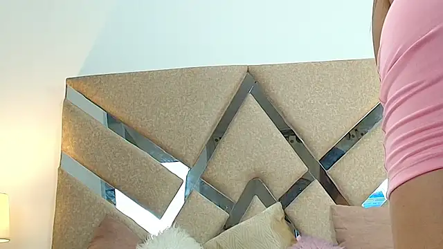 Snapshot of IsabellMendez_ chatting on 03.21.25 IsabellMendez online show from 03.21.25