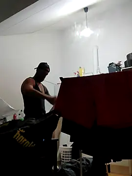 eltoulou online show from 10.13.25