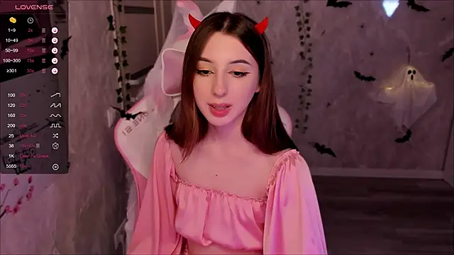 Polly  Hill online show from 10.13.25