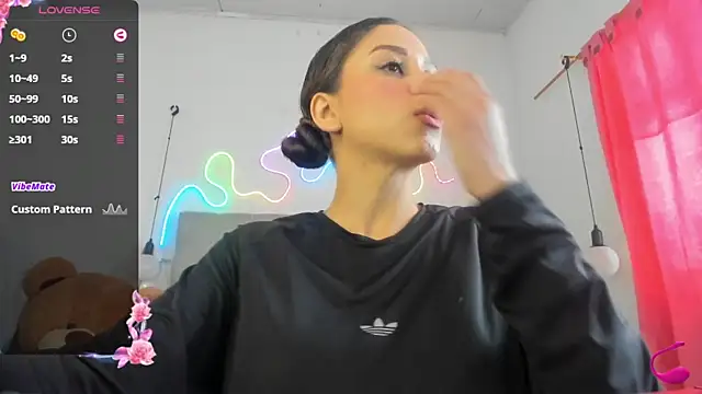 Snapshot of misticasexy chatting on 10.01.25 misticasexy online show from 10.01.25