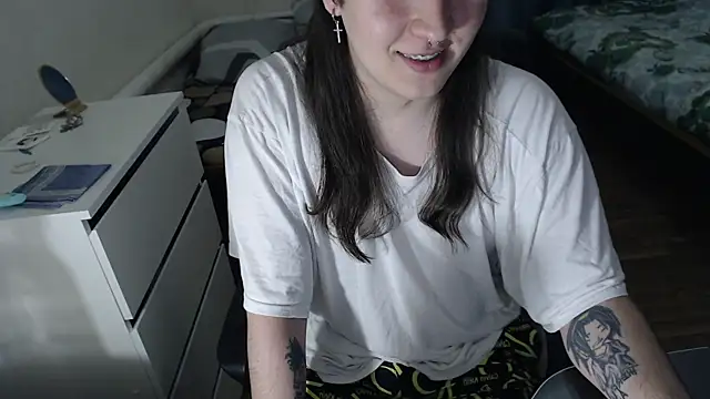 EvaMiron online show from 11.21.25