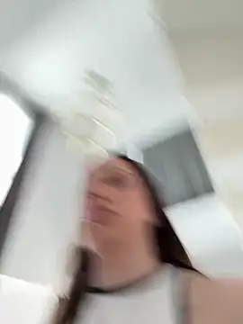 deliaroyal online show from 03.05.25