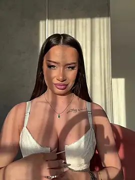 deliaroyal online show from 03.21.25