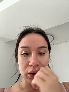 deliaroyal online show from 09.25.25