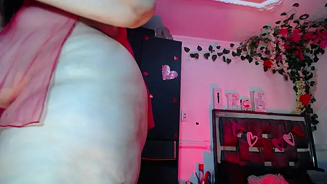 emma hoot1 online show from 02.18.25