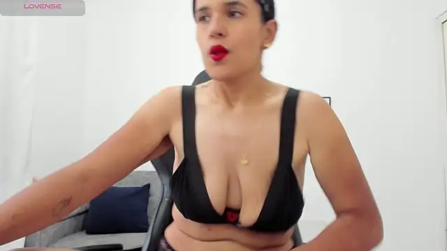 Snapshot of natalia_curvy1 chatting on 04.23.26 natalia curvy1 online show from 04.23.26