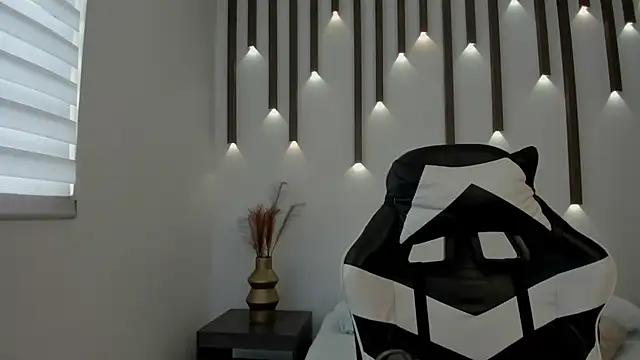 megan cooper28 online show from 11.13.25