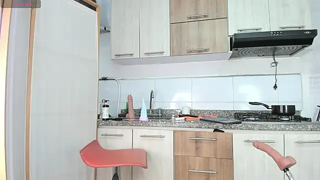 Snapshot of AnahiKoenig chatting on 10.07.25 AnahiKoenig online show from 10.07.25