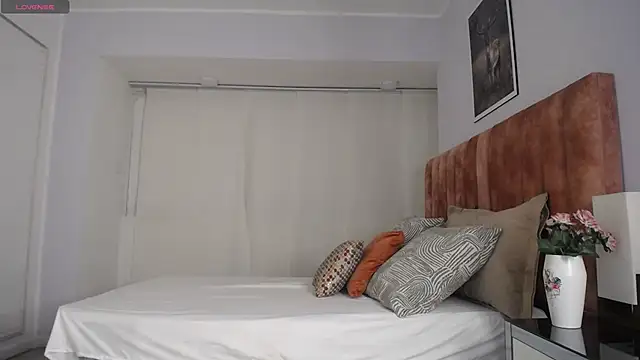 genesis moretz online show from 12.12.24