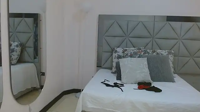 genesis moretz online show from 03.01.26