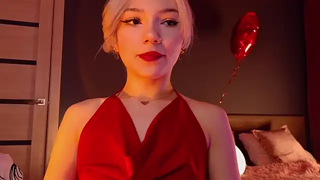 Snapshot of SandraBoyl chatting on 03.07.25 SandraBoyl online show from 03.07.25