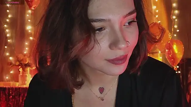 Snapshot of SandraBoyl chatting on 02.13.26 SandraBoyl online show from 02.13.26