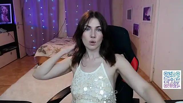 Daniela Cooperr online show from 06.15.26