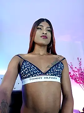 Snapshot of Elektra_Queen chatting on 03.05.25 Elektra Queen online show from 03.05.25