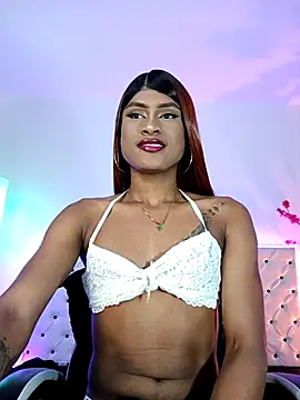 Snapshot of Elektra_Queen chatting on 10.25.25 Elektra Queen online show from 10.25.25