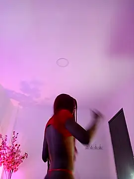 Snapshot of Elektra_Queen chatting on 11.12.25 Elektra Queen online show from 11.12.25