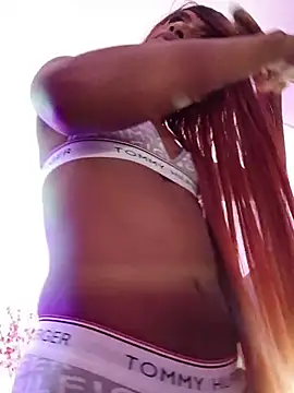 Snapshot of Elektra_Queen chatting on 12.05.25 Elektra Queen online show from 12.05.25