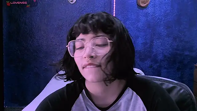 NinaYellow online show from 12.28.24