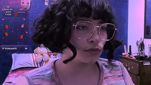 NinaYellow online show from 03.10.26