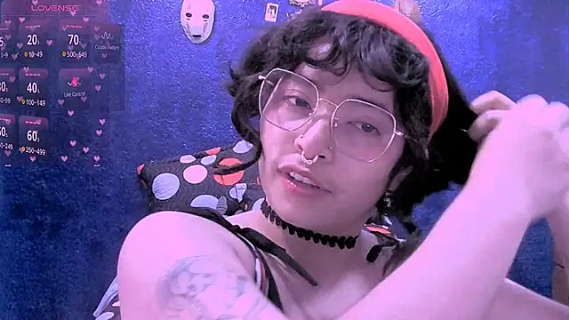 NinaYellow online show from 04.14.26