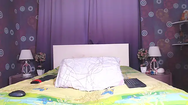 Snapshot of SquirtyAlice chatting on 03.08.25 SquirtyAlice online show from 03.08.25