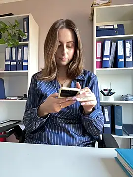 Snapshot of Hii_Lolla chatting on 02.26.26 Hii Lolla online show from 02.26.26