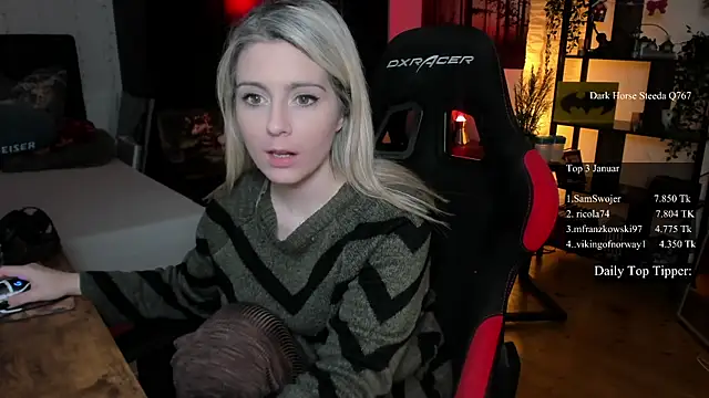 Lisaonthemoon online show from 01.30.25