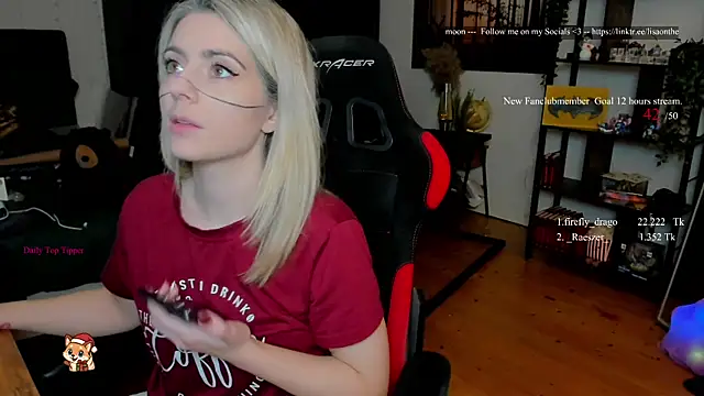 Lisaonthemoon online show from 12.17.25