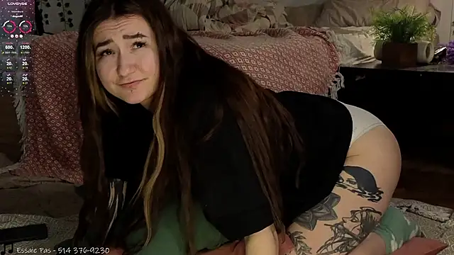 Megan  Hart online show from 12.22.24