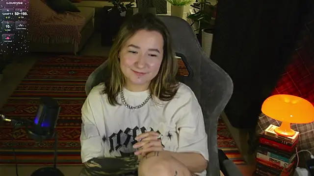 Megan  Hart online show from 02.25.25