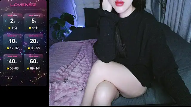  Viviann  online show from 12.13.24