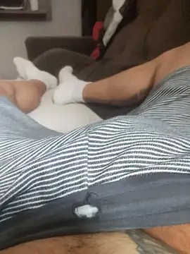 Snapshot of dredre1069 chatting on 11.27.25 dredre1069 online show from 11.27.25