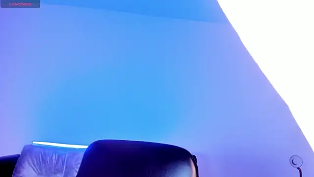 Snapshot of alicee_smithh1 chatting on 10.22.25 alicee smithh1 online show from 10.22.25