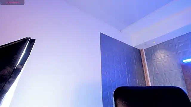 Snapshot of alicee_smithh1 chatting on 11.29.25 alicee smithh1 online show from 11.29.25