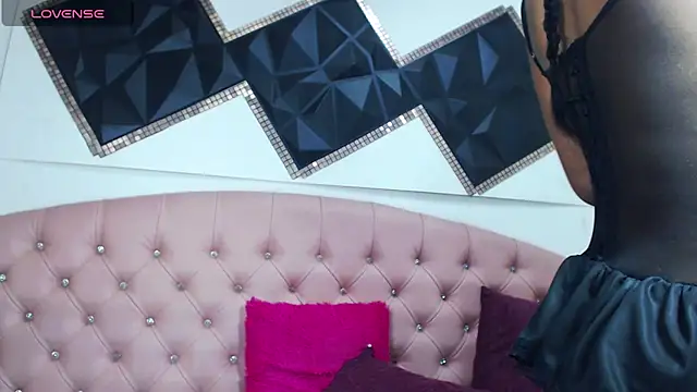 Snapshot of andrea_safeira_doll chatting on 02.09.25 andrea safeira doll online show from 02.09.25