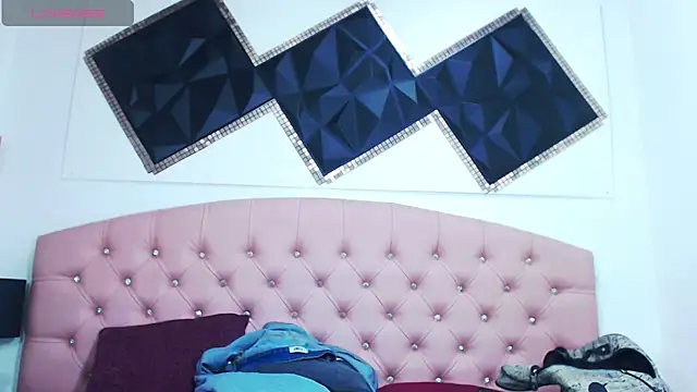 Snapshot of andrea_safeira_doll chatting on 03.09.25 andrea safeira doll online show from 03.09.25